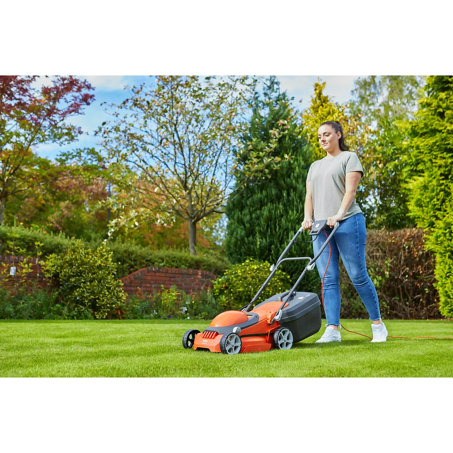 Flymo 1400W EasiStore 340R Electric Lawn Mower - 34cm 8 Flymo 1400W EasiStore 340R Electric Lawn Mower - 34cm - Image 8