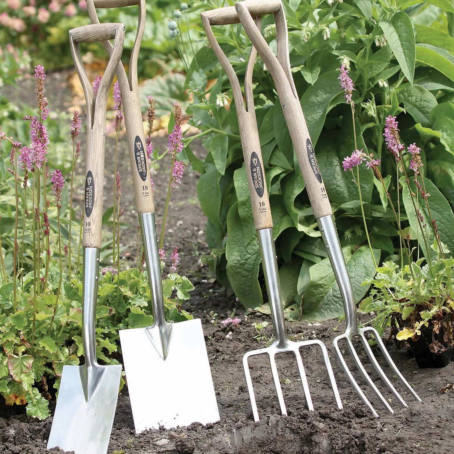 Spear & Jackson Traditional Stainless Steel Border Fork 5 Spear & Jackson Traditional Stainless Steel Border Fork - Image 5