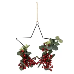Hanging Star With Foliage And Berries