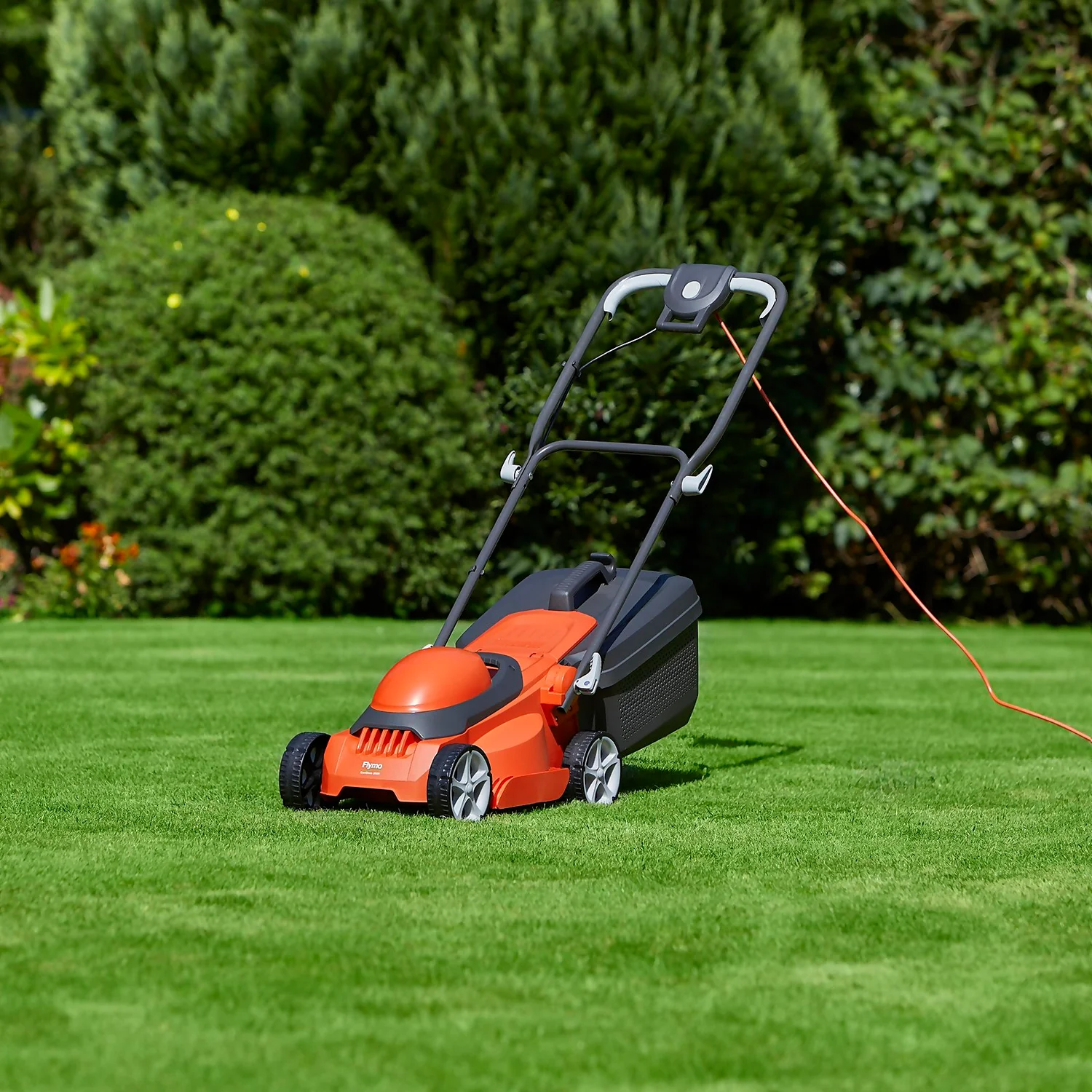 Flymo 1200W EasiStore 300R Electric Lawn Mower - 30cm 2 Flymo 1200W EasiStore 300R Electric Lawn Mower - 30cm - Image 2